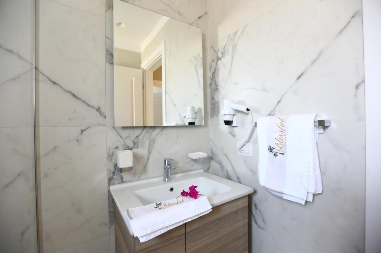 Blissful Apartments Sarandë Eksteriør billede