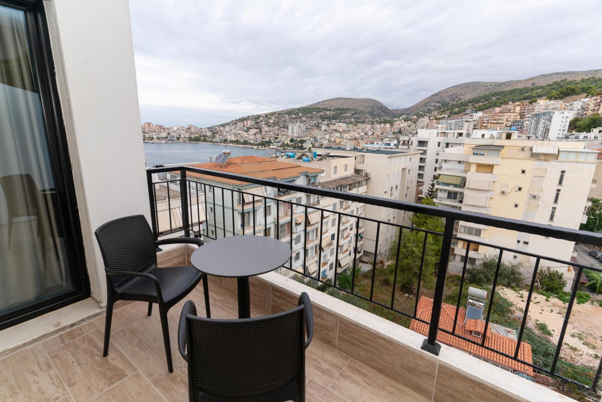 Blissful Apartments Sarandë Eksteriør billede